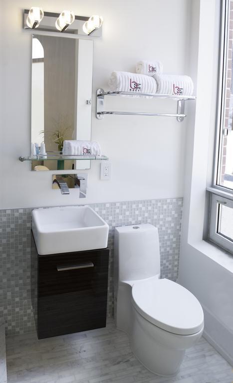 Baystreet Hotel/Motel Toronto Ngoại thất bức ảnh