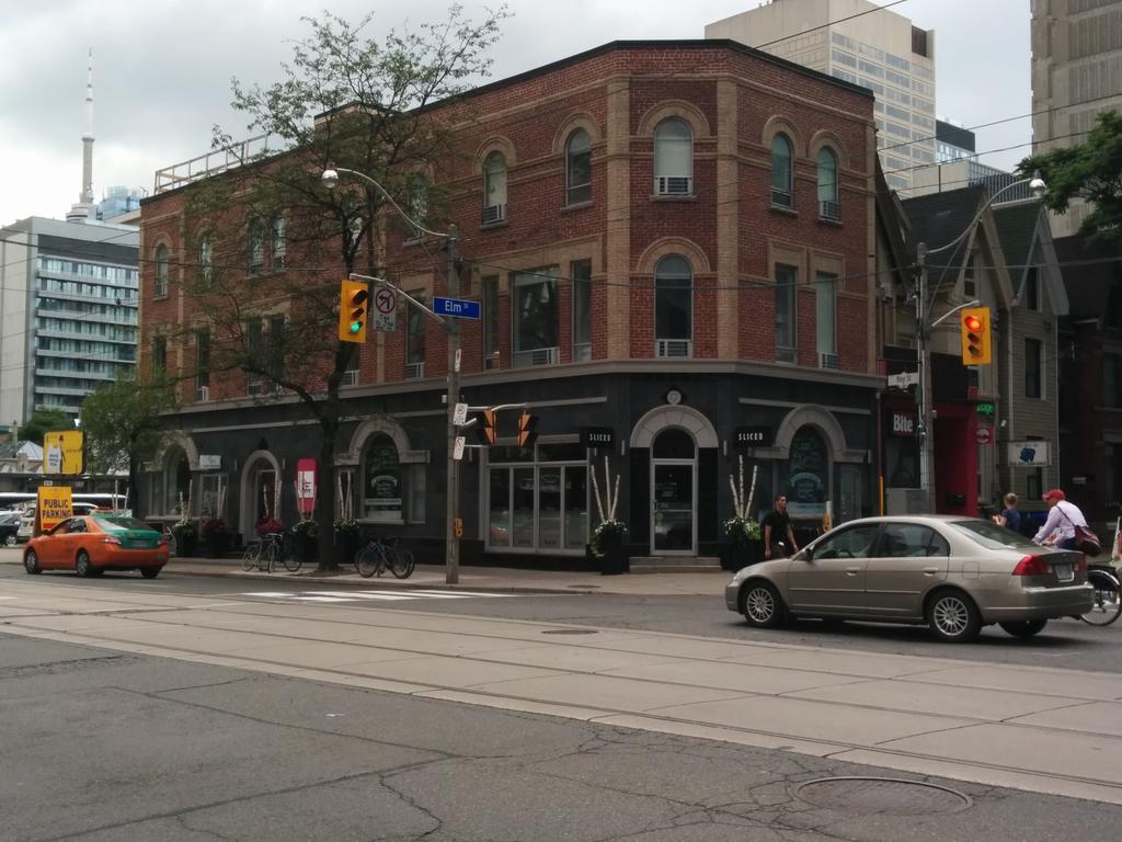Baystreet Hotel/Motel Toronto Ngoại thất bức ảnh