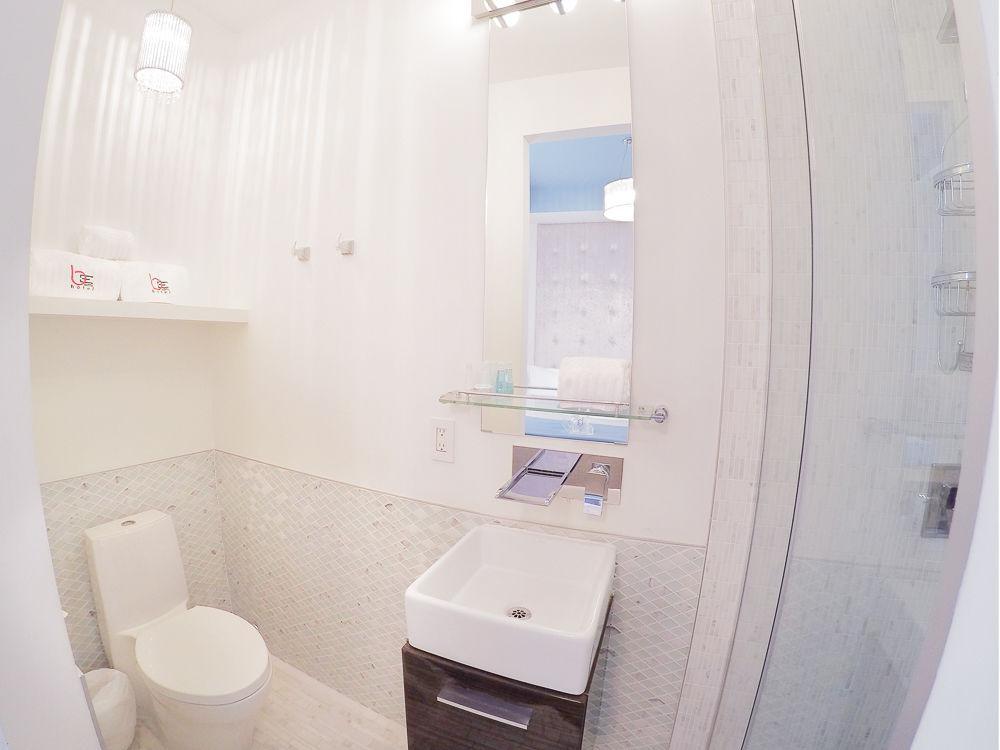 Baystreet Hotel/Motel Toronto Ngoại thất bức ảnh